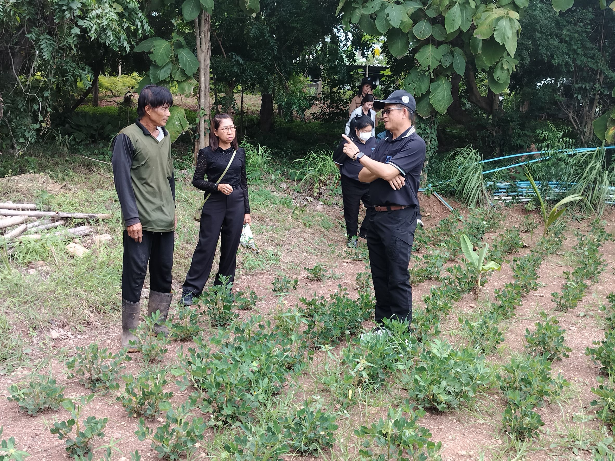 title - ผู้ตรวจราชการ ส.ป.ก. ประชุมติดตามความก้าวหน้าผลการดำเนินงานของ ส.ป.ก.ลพบุรี รอบที่ 2 ปีงบประมาณ พ.ศ. 2569 พร้อมตรวจเยี่ยมให้กำลังใจเกษตรกรในเขตปฏิรูปที่ดิน